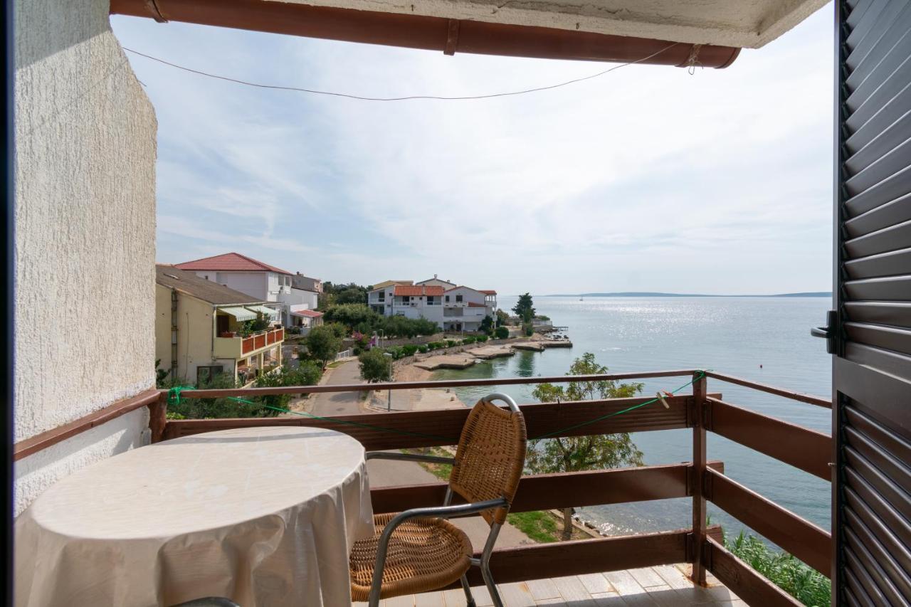 Apartments By The Sea Mandre, Pag - 4101 Kolan Dış mekan fotoğraf