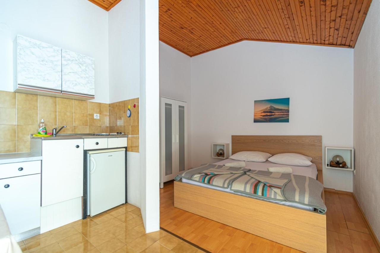 Apartments By The Sea Mandre, Pag - 4101 Kolan Dış mekan fotoğraf