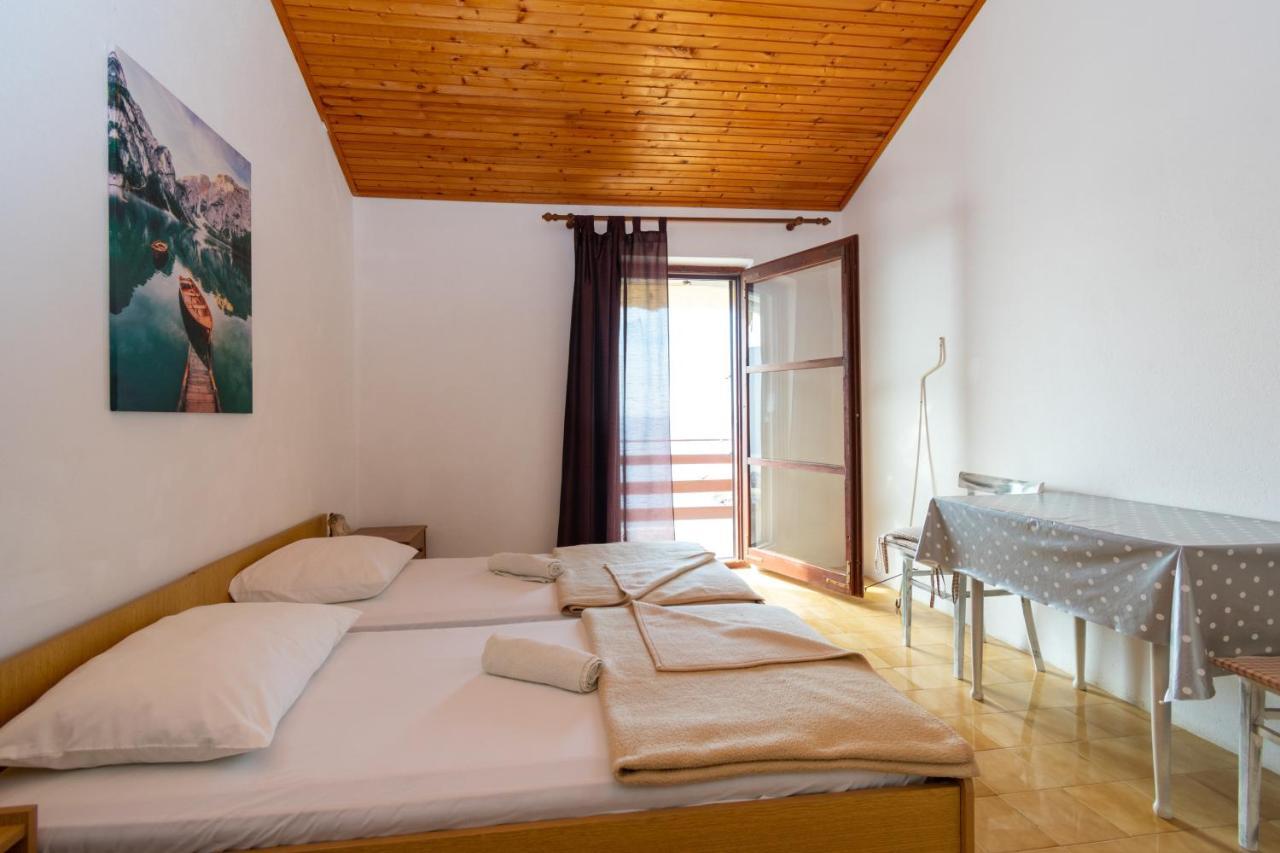 Apartments By The Sea Mandre, Pag - 4101 Kolan Dış mekan fotoğraf