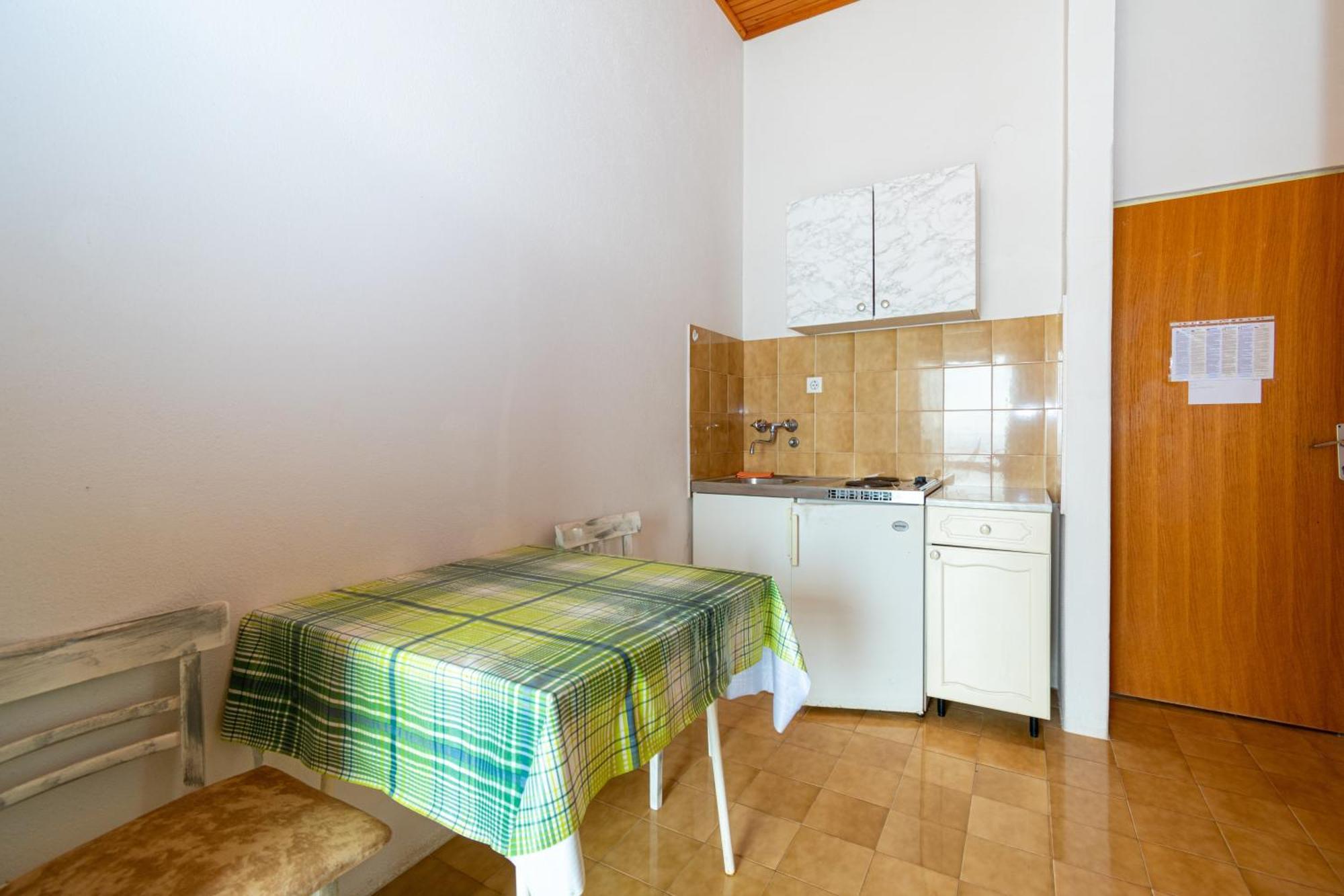 Apartments By The Sea Mandre, Pag - 4101 Kolan Oda fotoğraf
